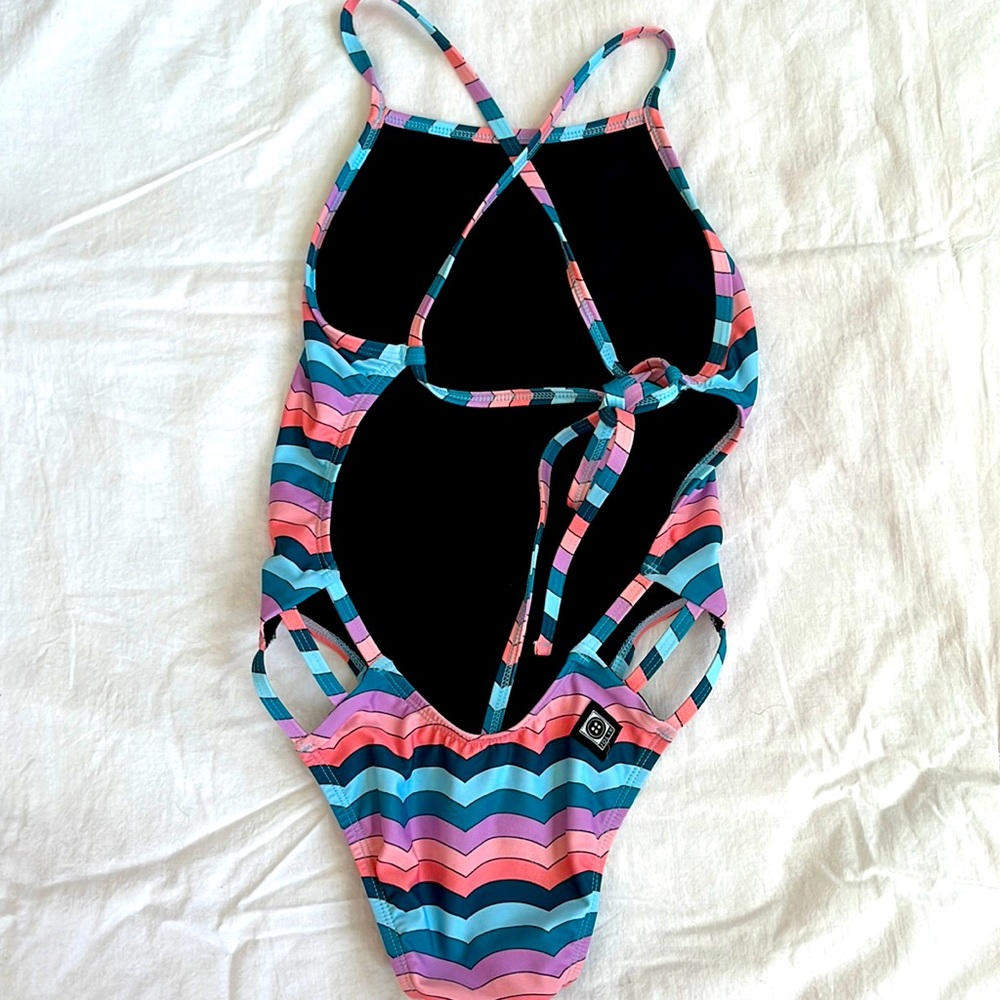 size 26, gavin tie back, jolyn!